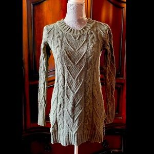 ⏳ LA Hearts Sweater